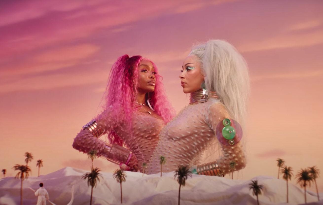 Doja Cat feat. SZA: Kiss Me More